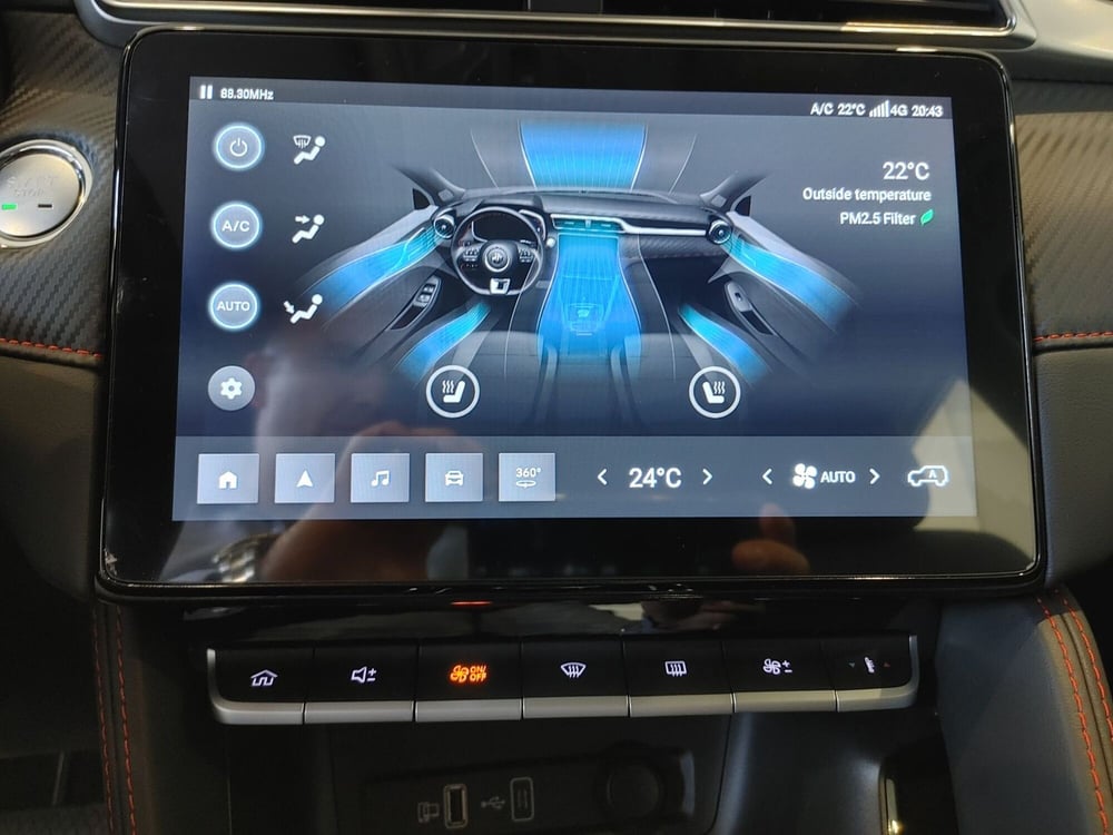 Mg ZS EV nuova a Vercelli (17)