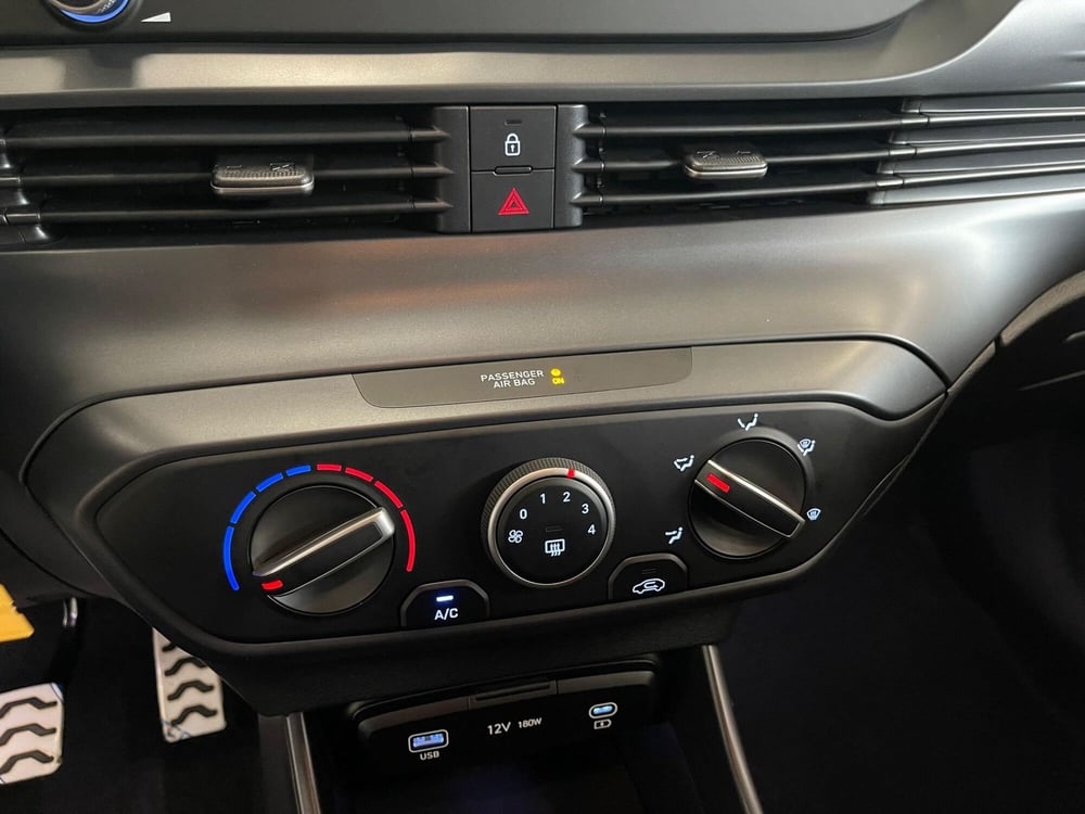 Hyundai Bayon nuova a Cremona (12)