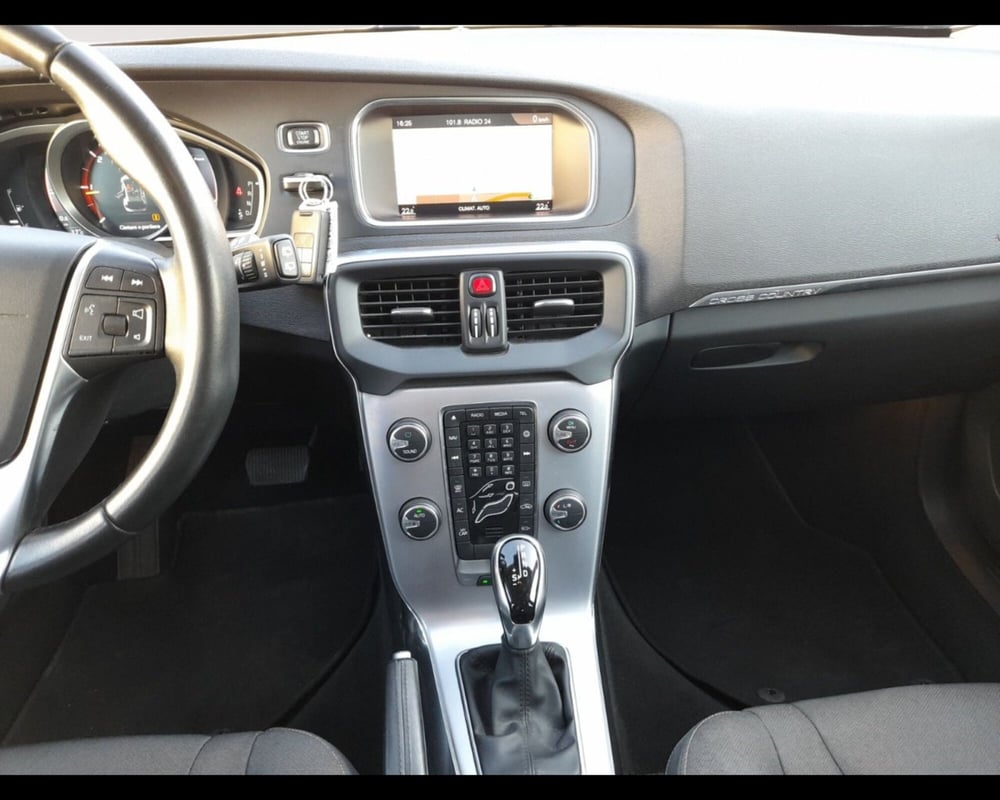 Volvo V40 Cross Country usata a Ravenna (11)