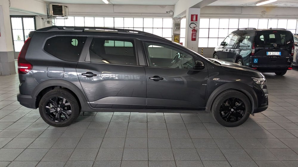 Dacia Jogger usata a Milano (4)