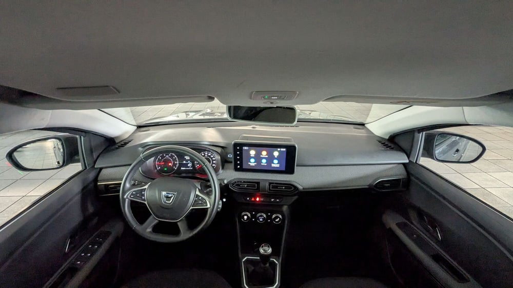 Dacia Jogger usata a Milano (7)