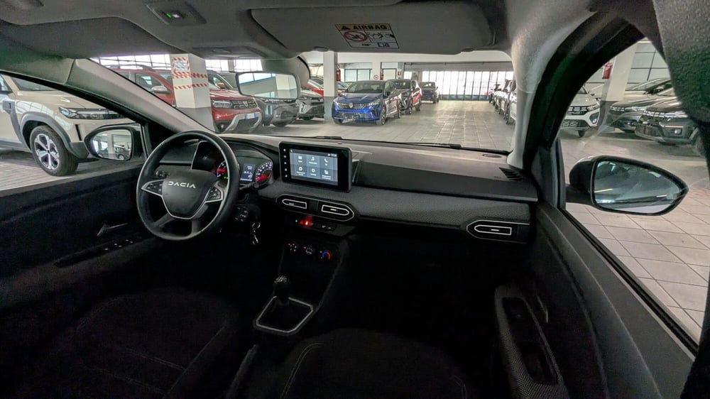 Dacia Sandero usata a Milano (11)