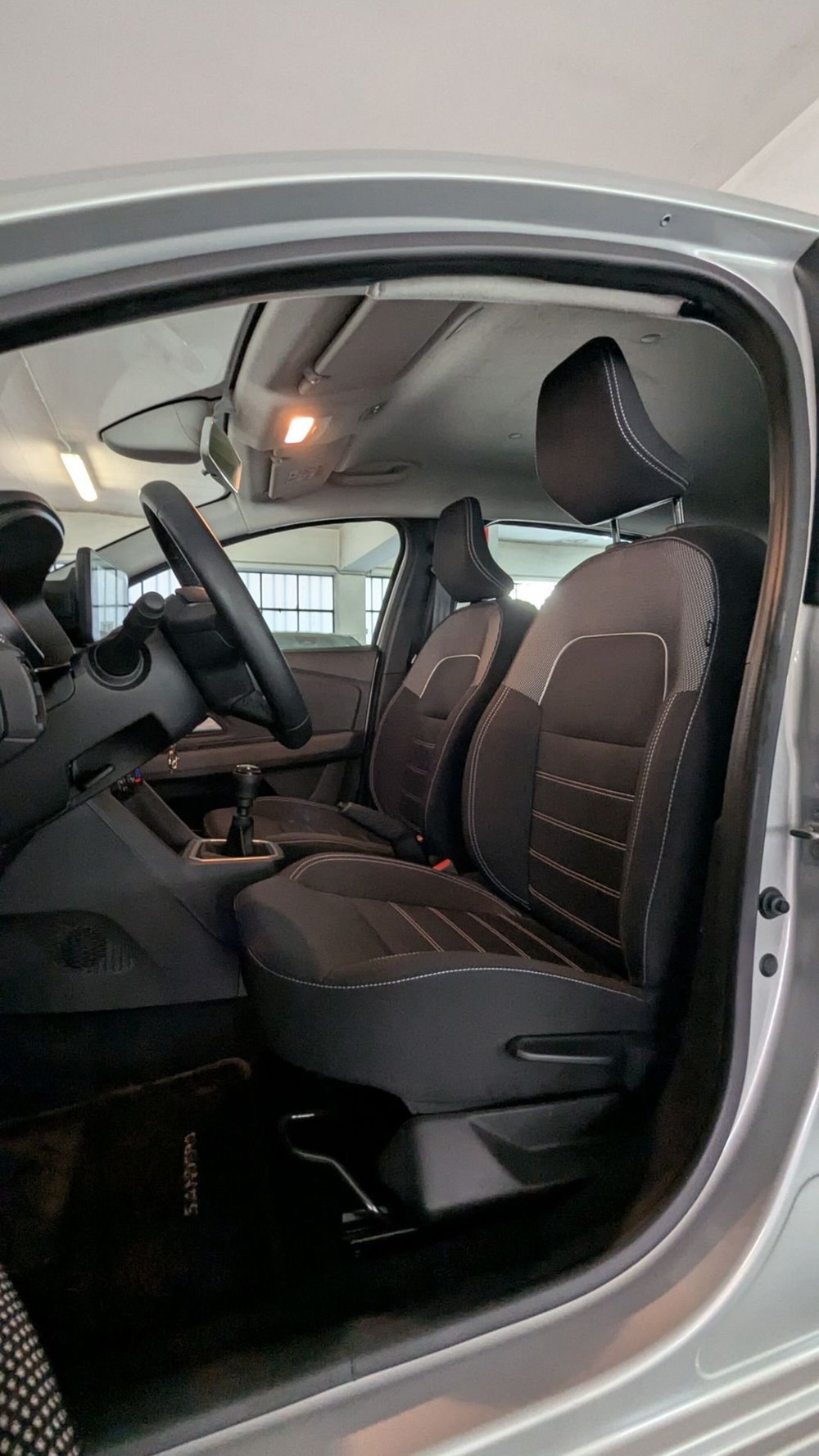 Dacia Sandero usata a Milano (12)
