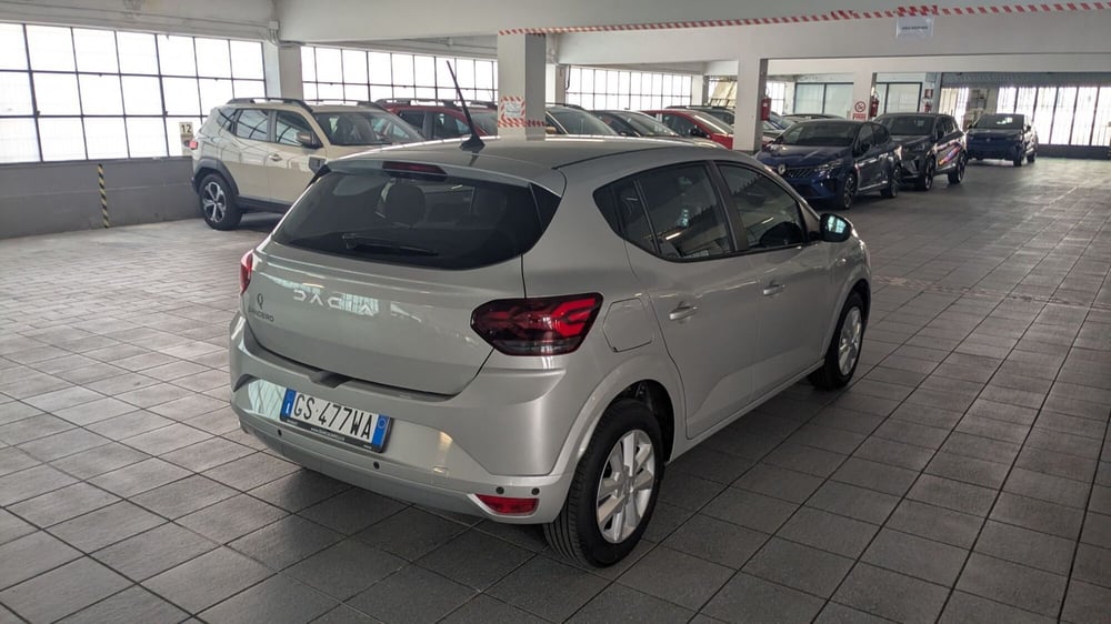Dacia Sandero usata a Milano (3)