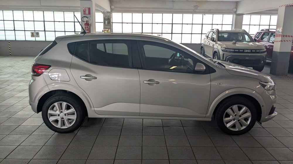 Dacia Sandero usata a Milano (4)
