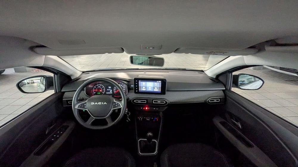 Dacia Sandero usata a Milano (7)