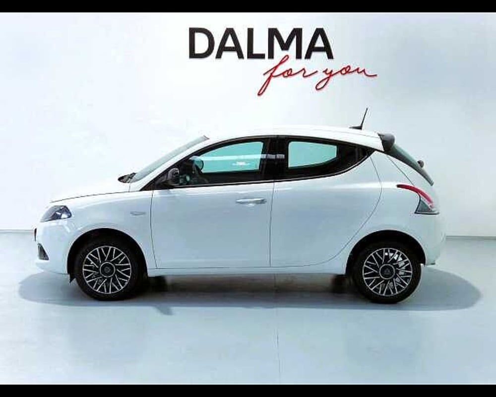 Lancia Ypsilon nuova a Milano (18)