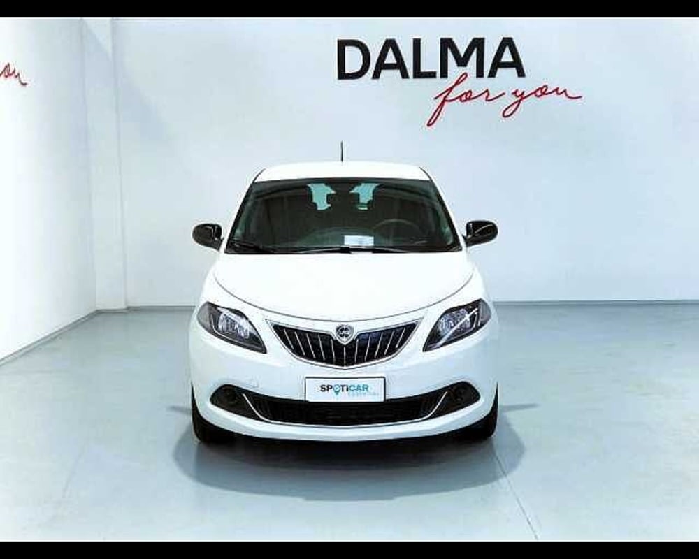 Lancia Ypsilon nuova a Milano (2)