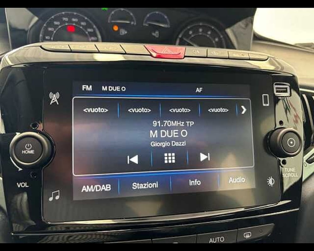 Lancia Ypsilon nuova a Milano (12)