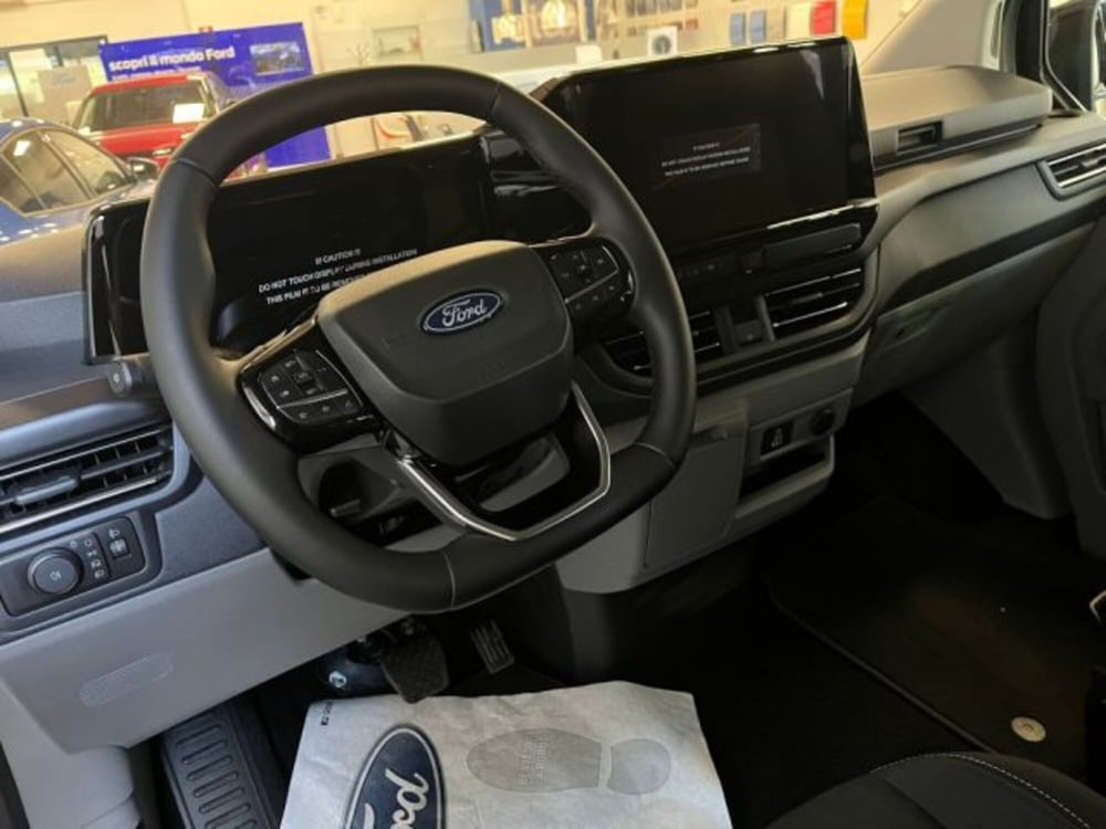Ford Tourneo Custom nuova a Lodi (5)