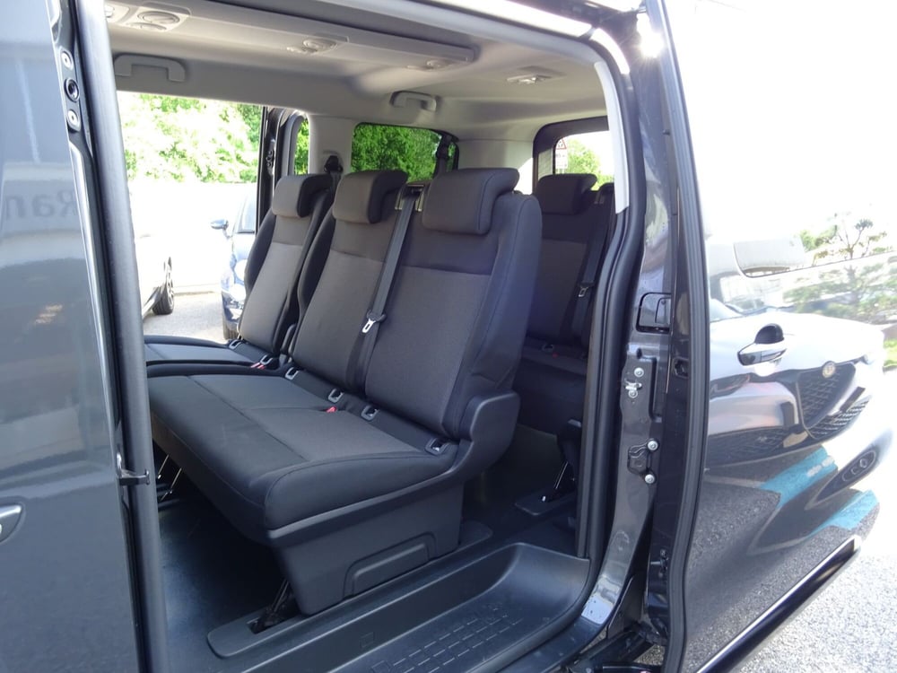 Opel Zafira Life nuova a Venezia (15)
