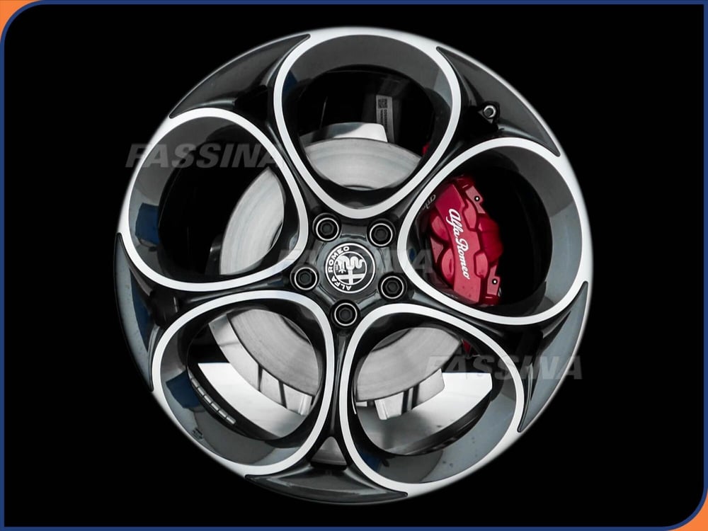 Alfa Romeo Stelvio usata a Milano (7)