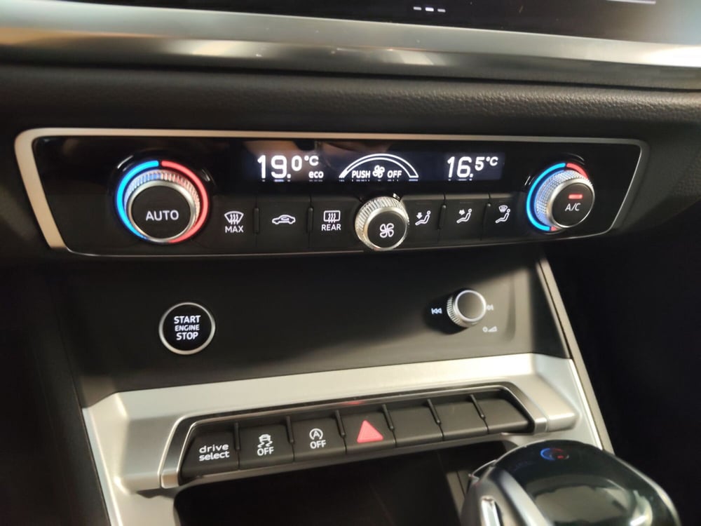 Audi Q3 Sportback nuova a Modena (11)