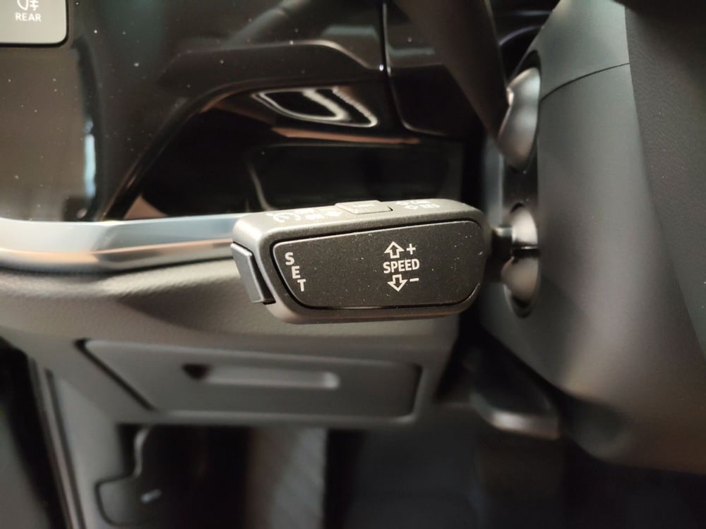 Audi Q3 Sportback nuova a Modena (12)