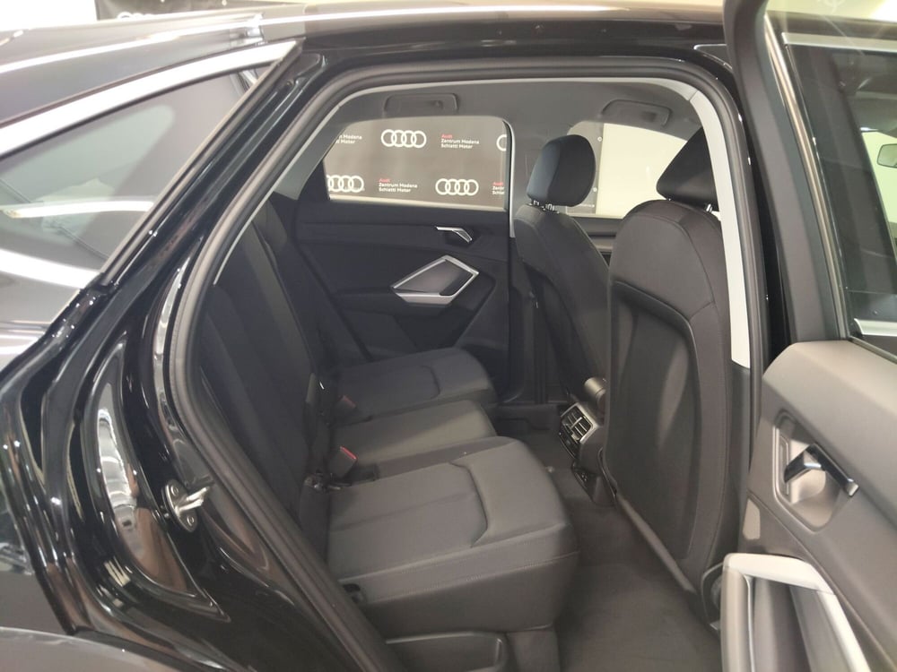 Audi Q3 Sportback nuova a Modena (16)