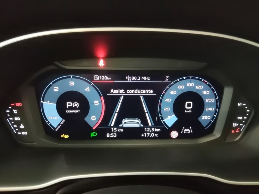 Audi Q3 Sportback nuova a Modena (9)