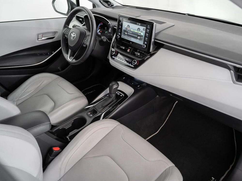 Toyota Corolla Touring Sports usata a Foggia (6)