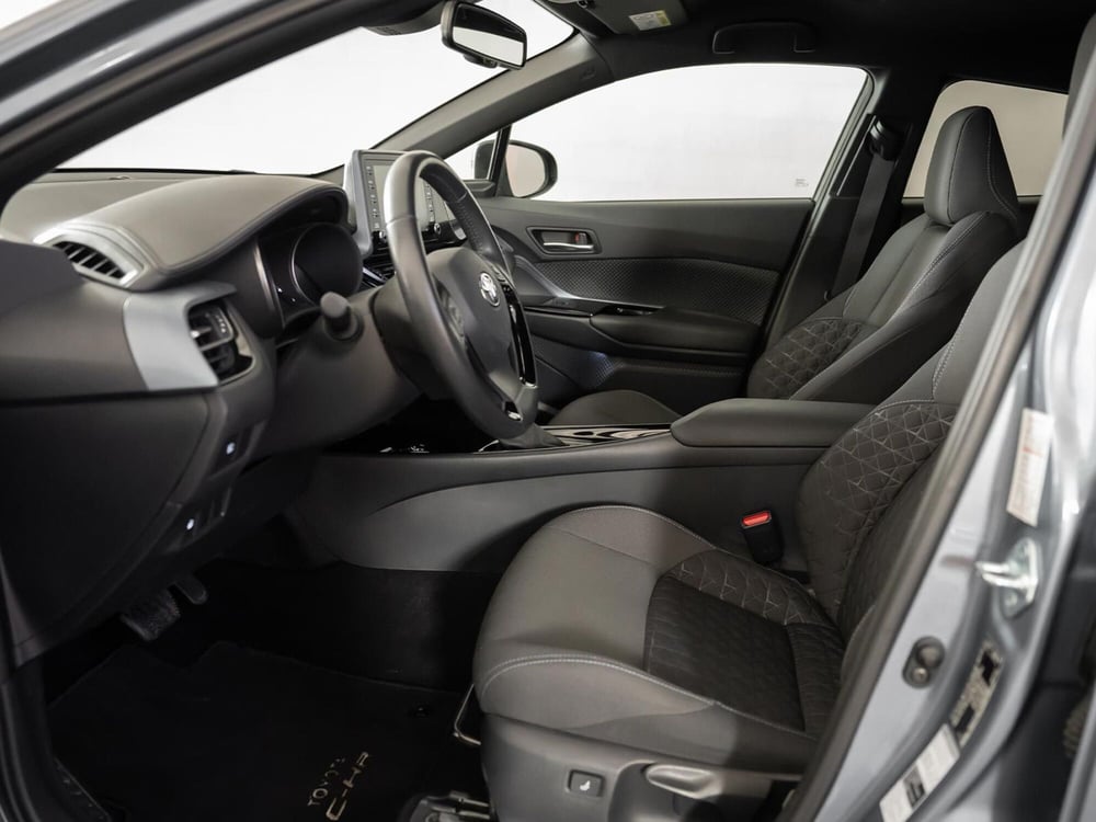 Toyota Toyota C-HR usata a Foggia (12)