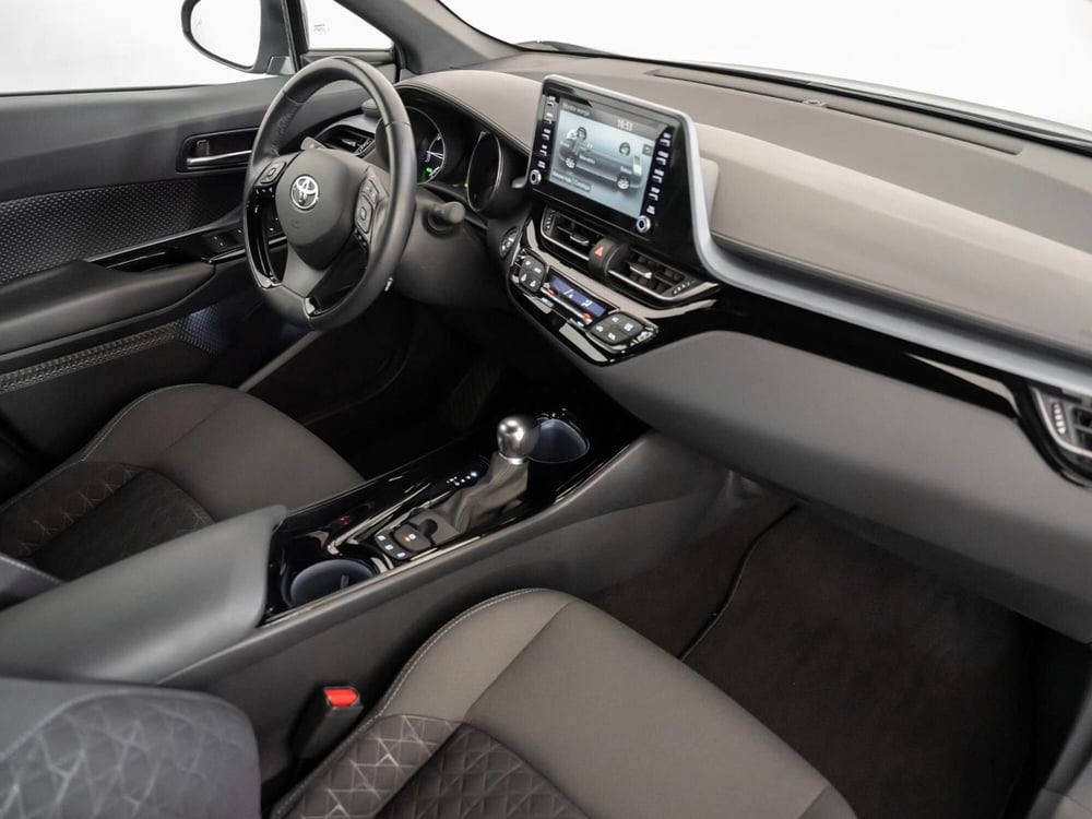 Toyota Toyota C-HR usata a Foggia (6)
