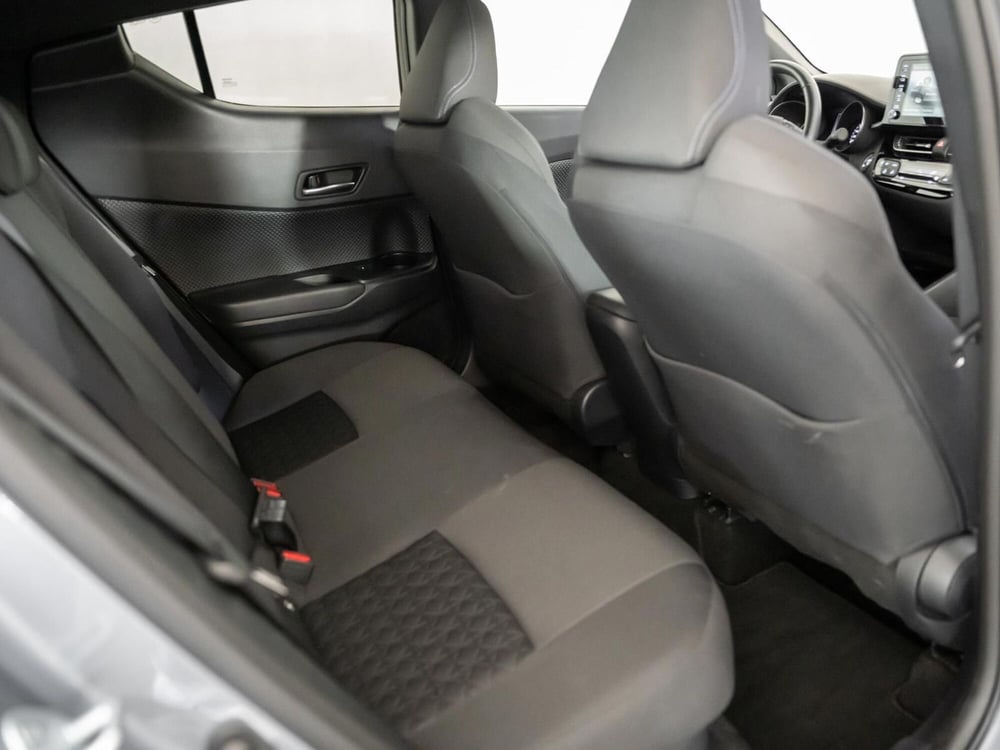 Toyota Toyota C-HR usata a Foggia (8)