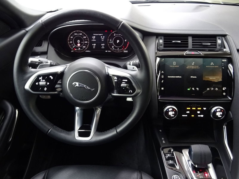 Jaguar E-Pace usata a Como (10)