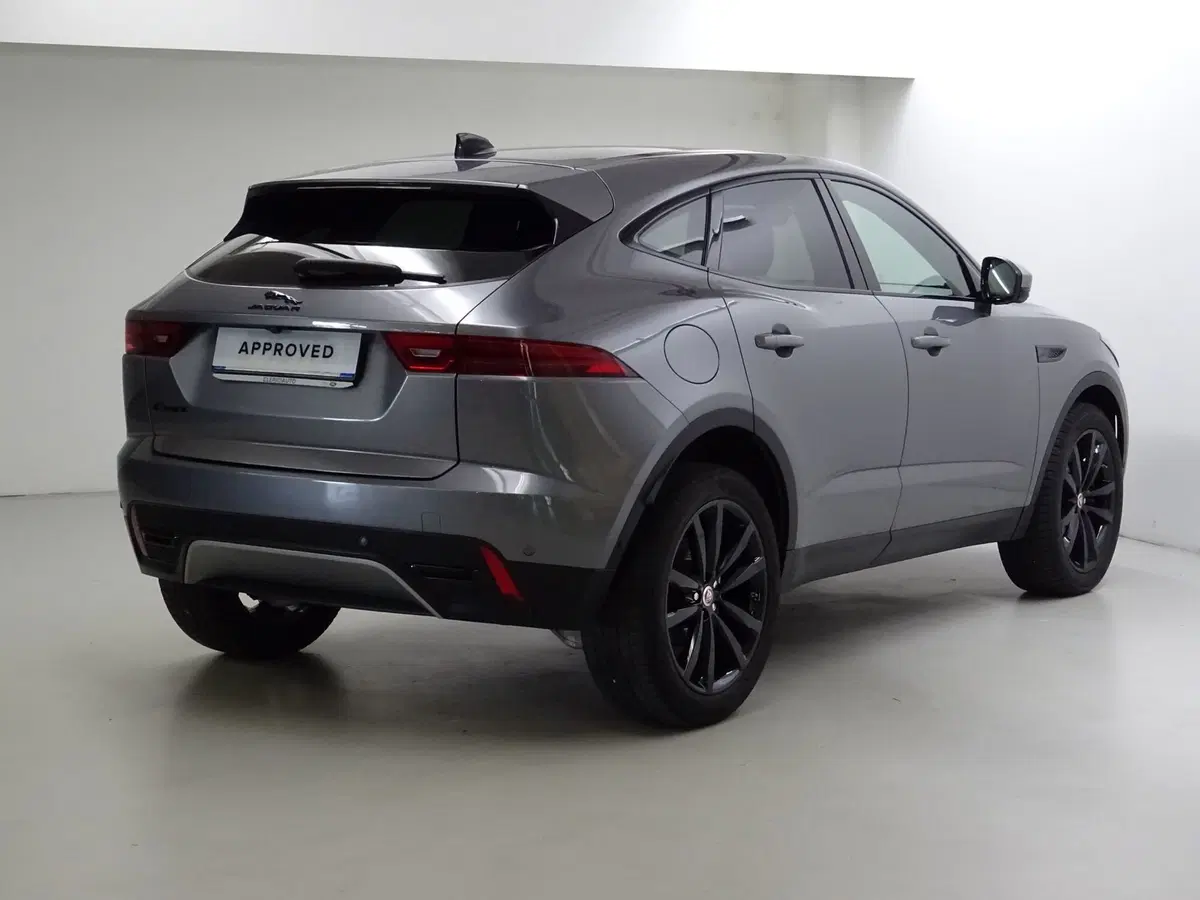 Jaguar E-Pace usata a Como (2)