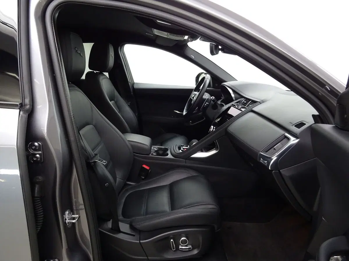 Jaguar E-Pace usata a Como (3)