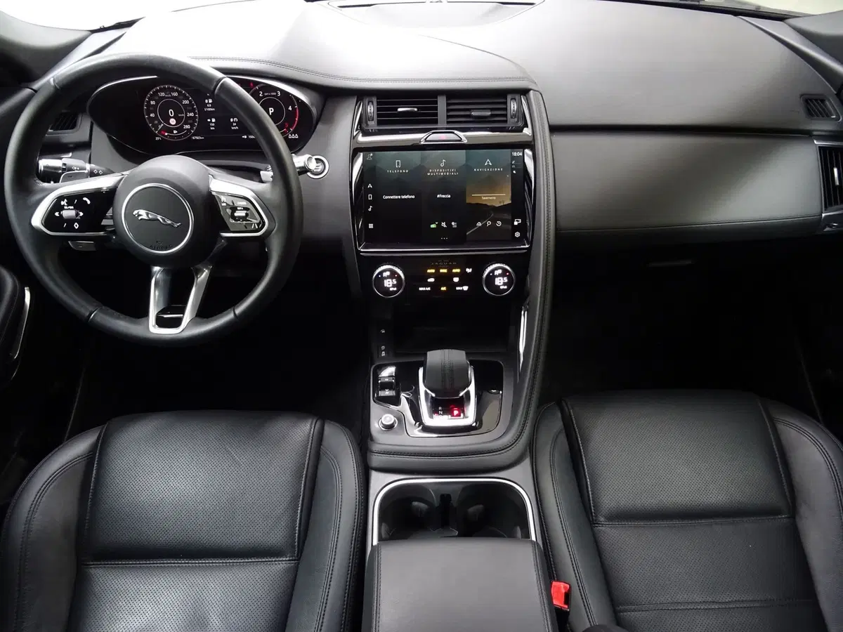 Jaguar E-Pace usata a Como (4)