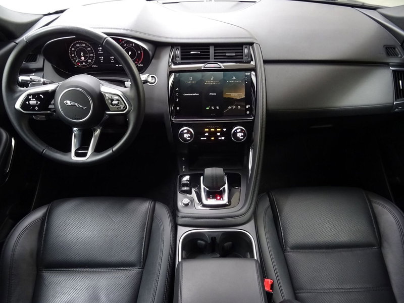 Jaguar E-Pace usata a Como (4)