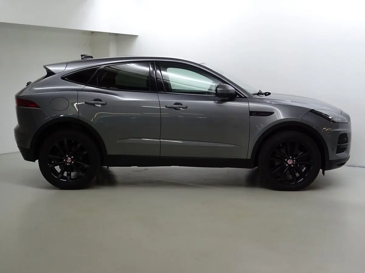 Jaguar E-Pace usata a Como (6)