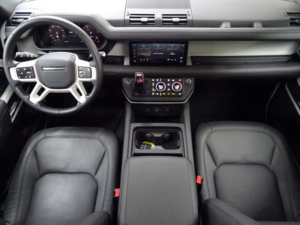 Land Rover Defender usata a Como (4)