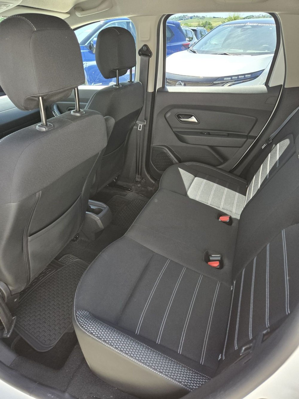Dacia Duster usata a Macerata (8)
