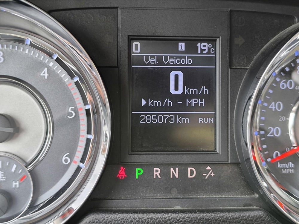Lancia Voyager usata a Udine (14)