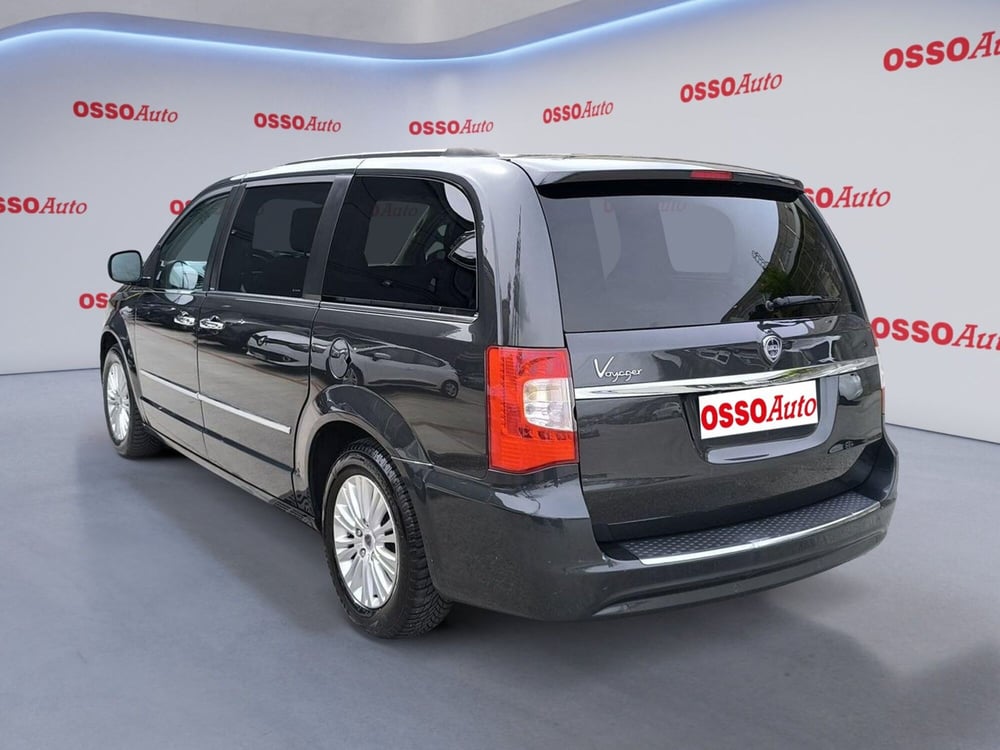 Lancia Voyager usata a Udine (4)