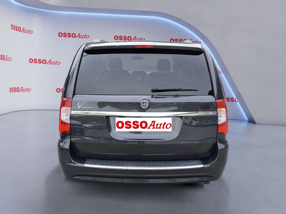 Lancia Voyager usata a Udine (6)