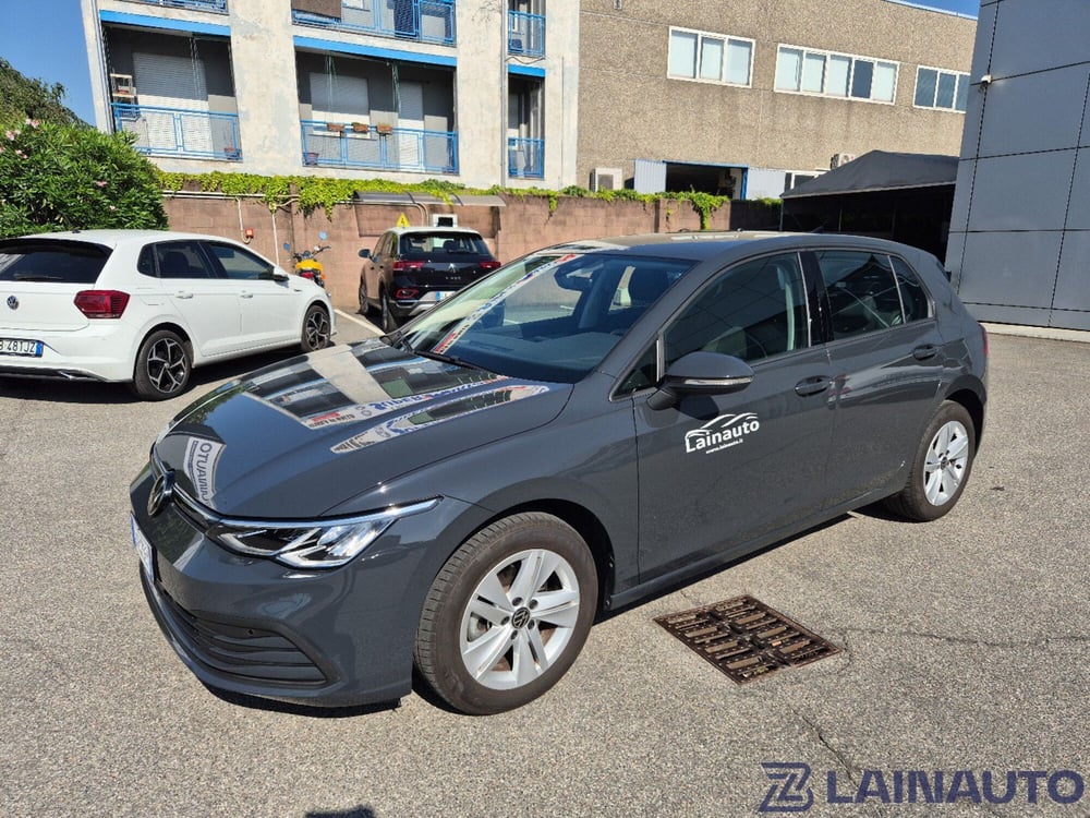 Volkswagen Golf Variant nuova a Milano