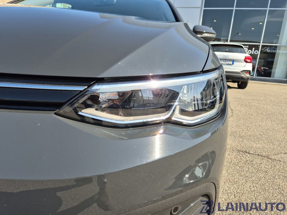 Volkswagen Golf Variant nuova a Milano (10)