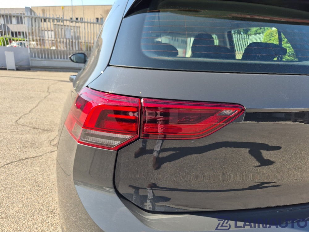 Volkswagen Golf Variant nuova a Milano (11)