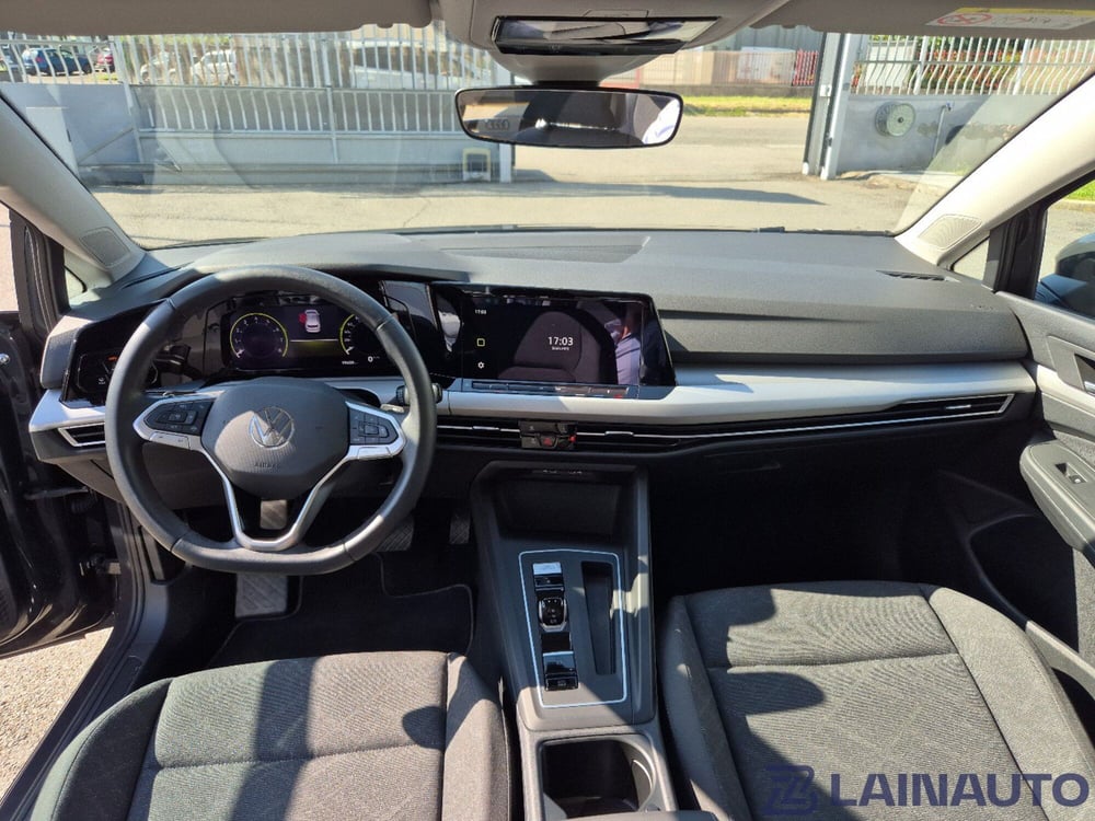 Volkswagen Golf Variant nuova a Milano (17)