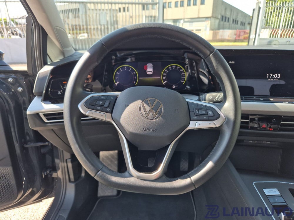 Volkswagen Golf Variant nuova a Milano (18)