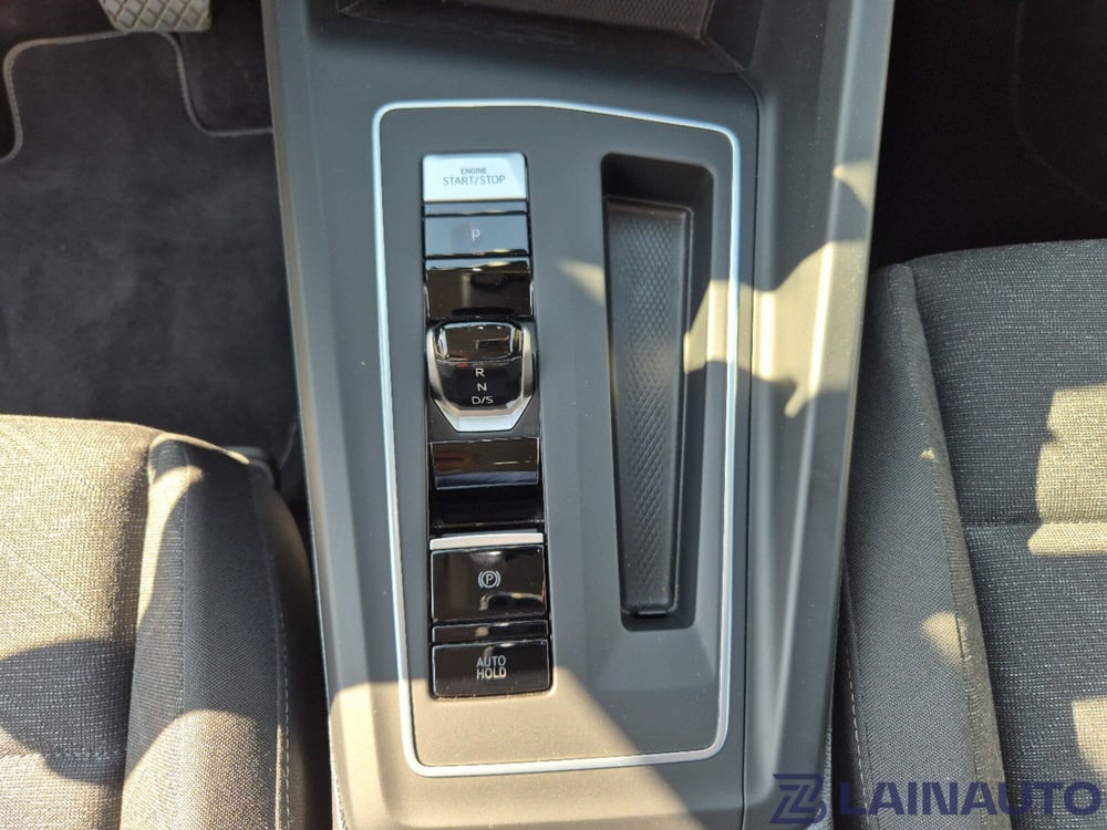 Volkswagen Golf Variant nuova a Milano (19)