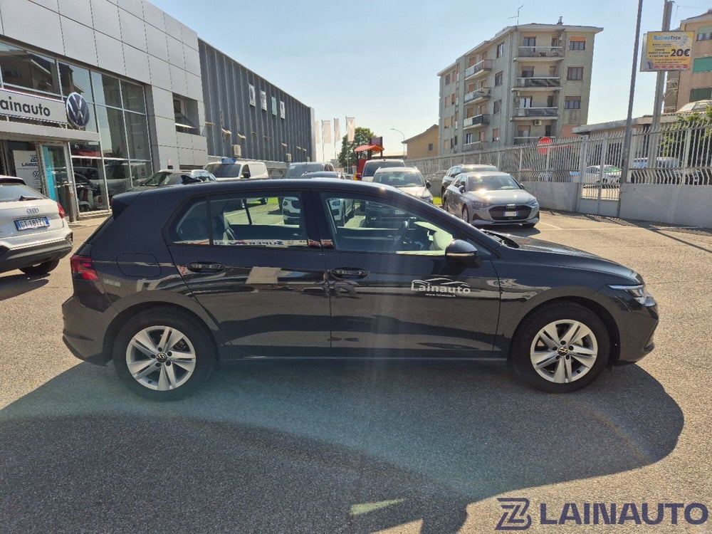 Volkswagen Golf Variant nuova a Milano (4)