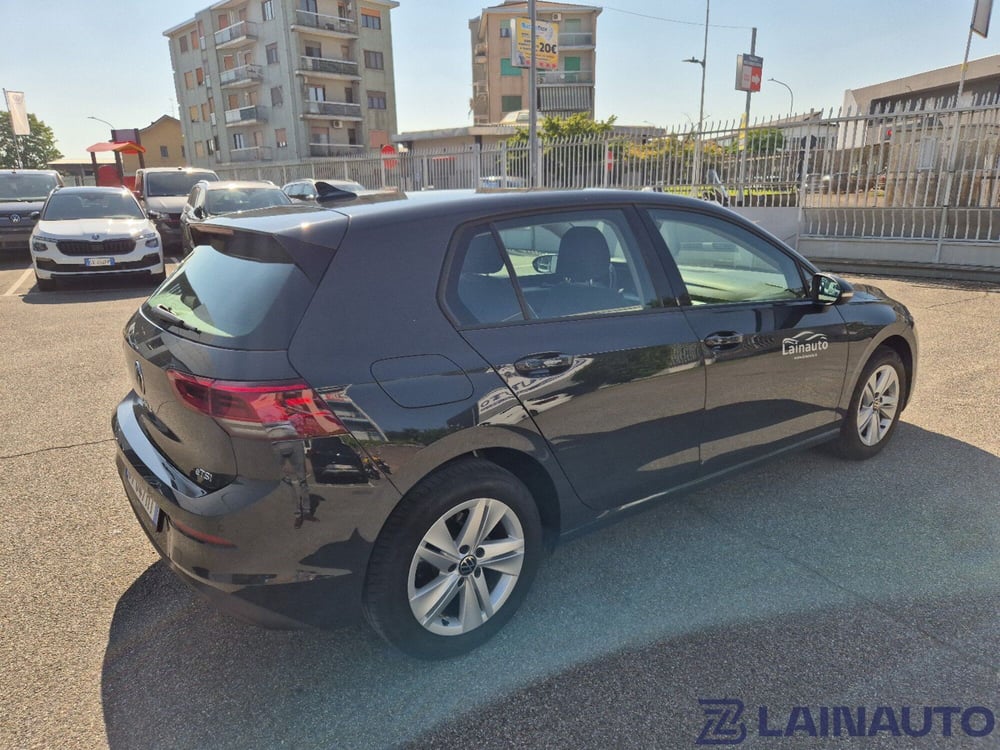 Volkswagen Golf Variant nuova a Milano (5)