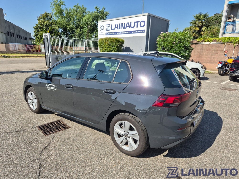 Volkswagen Golf Variant nuova a Milano (7)
