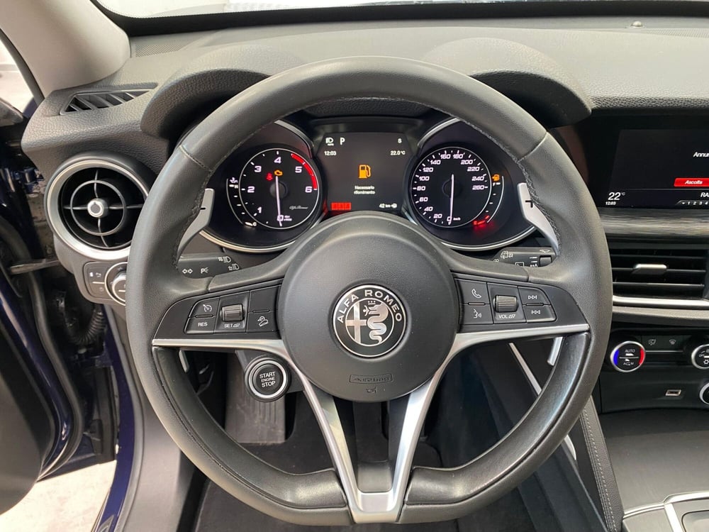 Alfa Romeo Stelvio usata a Milano (15)
