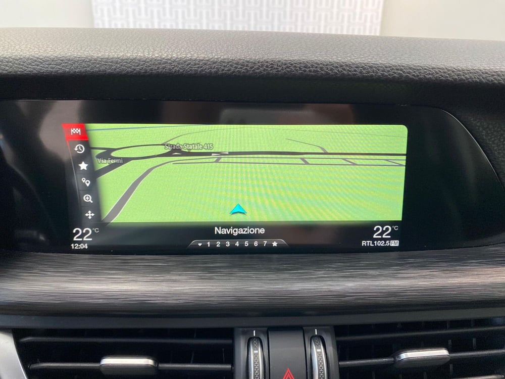 Alfa Romeo Stelvio usata a Milano (19)
