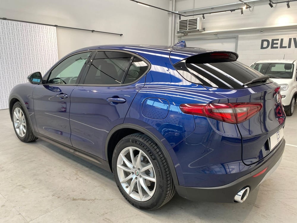 Alfa Romeo Stelvio usata a Milano (2)
