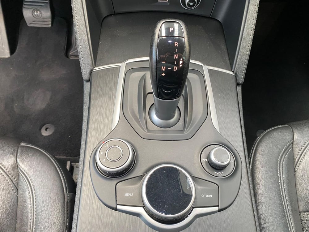 Alfa Romeo Stelvio usata a Milano (20)