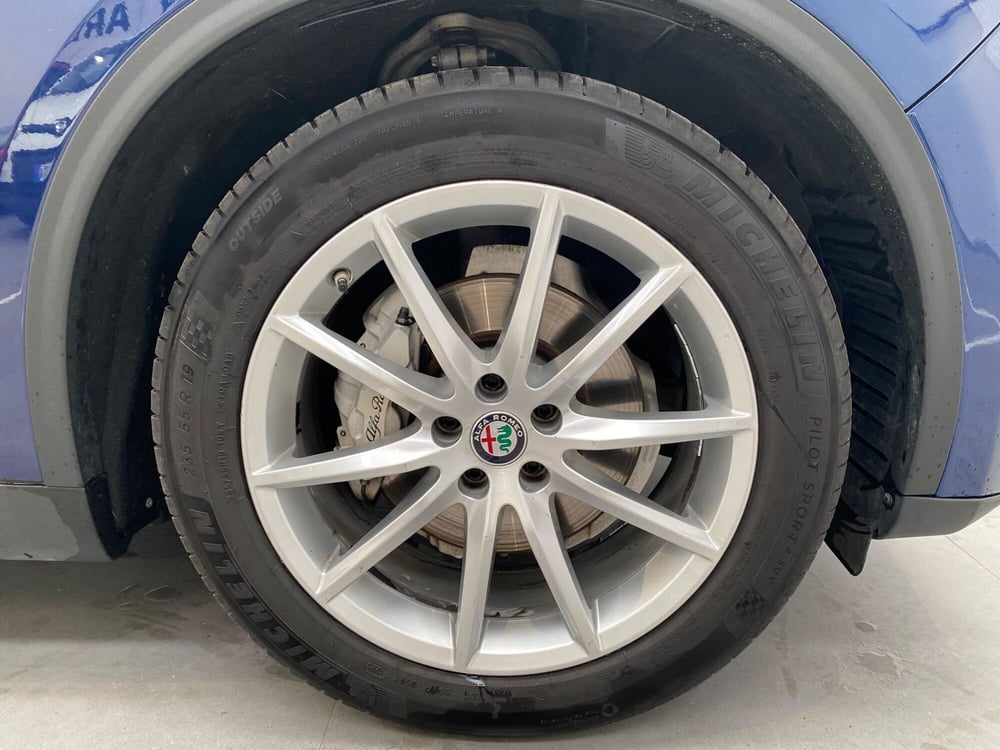 Alfa Romeo Stelvio usata a Milano (9)