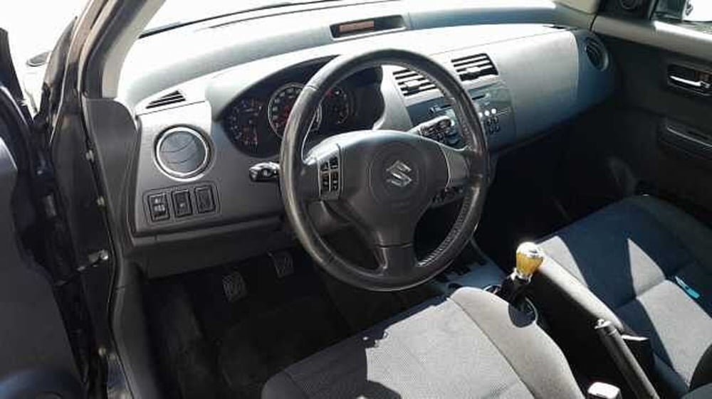 Suzuki Swift usata a Genova (4)